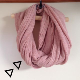エイチアンドエム(H&M)のニットスヌード(マフラー/ショール)