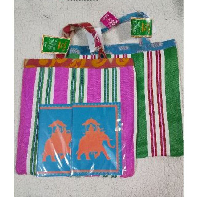 KALDI(カルディ)のカルディ インドマーケット バッグ(ピンク) 1個+ノート1冊 レディースのバッグ(トートバッグ)の商品写真