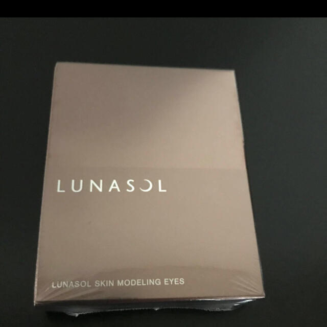 LUNASOL(ルナソル)のカネボウ ルナソル スキンモデリングアイズ　01 コスメ/美容のベースメイク/化粧品(アイシャドウ)の商品写真