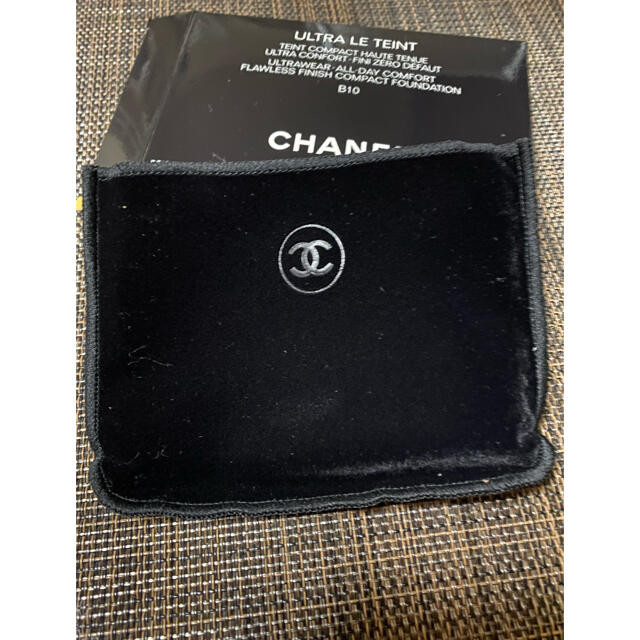 CHANEL(シャネル)の新品　シャネルファンデーションケース　黒ビロードロゴ コスメ/美容のベースメイク/化粧品(その他)の商品写真