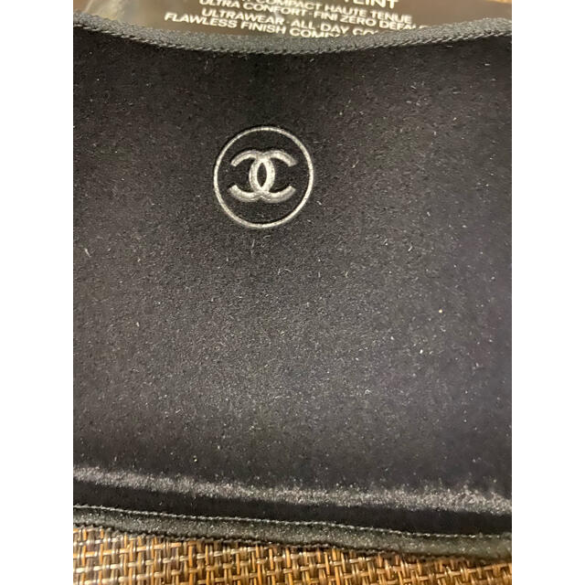 CHANEL(シャネル)の新品　シャネルファンデーションケース　黒ビロードロゴ コスメ/美容のベースメイク/化粧品(その他)の商品写真