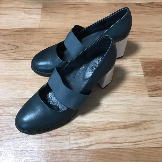 CAMPER(カンペール)の【 takiko様専用】CAMPER Kara パンプス 靴 太めヒール 黒  レディースの靴/シューズ(ハイヒール/パンプス)の商品写真