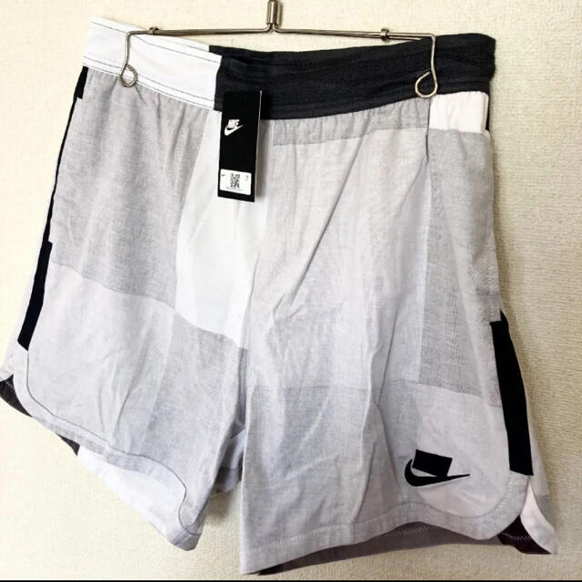 NIKE(ナイキ)の【新品】NIKE ナイキ メンズ ショート パンツ　M メンズのパンツ(ショートパンツ)の商品写真