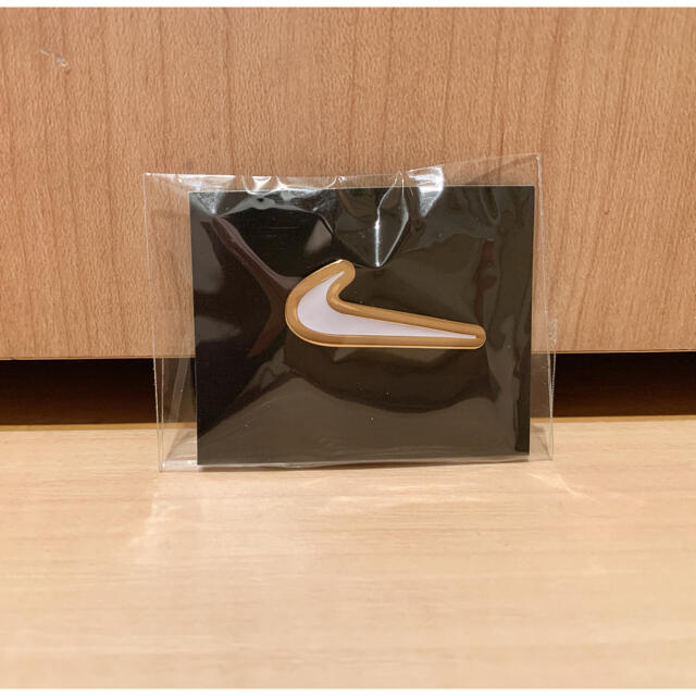 NIKE(ナイキ)のナイキノベルティーバッジ エンタメ/ホビーのコレクション(ノベルティグッズ)の商品写真