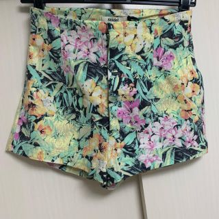 スナイデル(SNIDEL)のsnidel 花柄ショートパンツ(ショートパンツ)