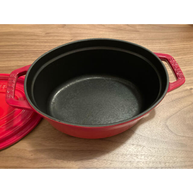 STAUB(ストウブ)のストウブ　オーバル　17センチ インテリア/住まい/日用品のキッチン/食器(鍋/フライパン)の商品写真