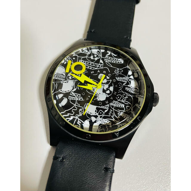 【電池新品の美品】マークバイマークジェイコブスの限定デザイン腕時計 ブラック②