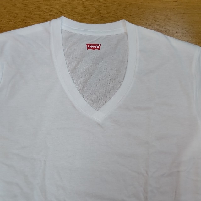 Levi's(リーバイス)のLevi's 半袖 Tシャツ Vネック スポーツウェア 部屋着 Mサイズ メンズのトップス(Tシャツ/カットソー(半袖/袖なし))の商品写真