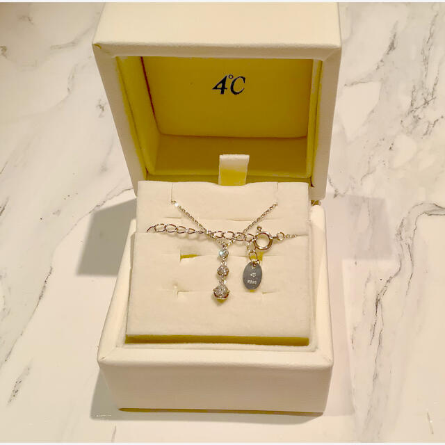 21300円 最初の 4℃ プラチナ ダイヤモンド ネックレス ３粒ダイヤ トリロジー 三石