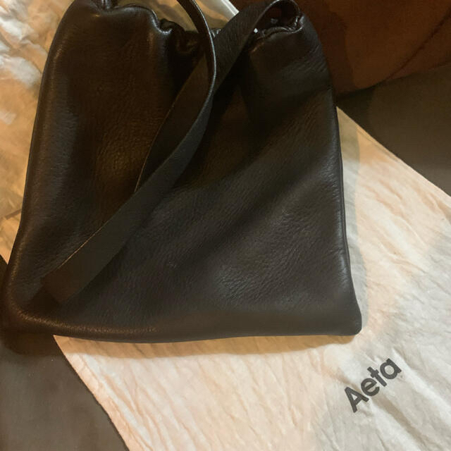 BARNEYS NEW YORK(バーニーズニューヨーク)のAeta 巾着ショルダーバッグスモール　美品 レディースのバッグ(ショルダーバッグ)の商品写真