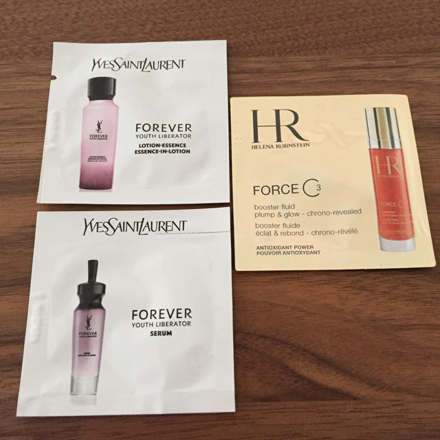 HELENA RUBINSTEIN(ヘレナルビンスタイン)のイヴ・サンローラン＆ヘレナルビンスタイン サンプル コスメ/美容のキット/セット(サンプル/トライアルキット)の商品写真