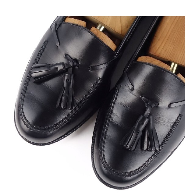 Salvatore Ferragamo(サルヴァトーレフェラガモ)のサルヴァトーレフェラガモ タッセル ローファー  ブラック サイズ7EE メンズの靴/シューズ(ドレス/ビジネス)の商品写真