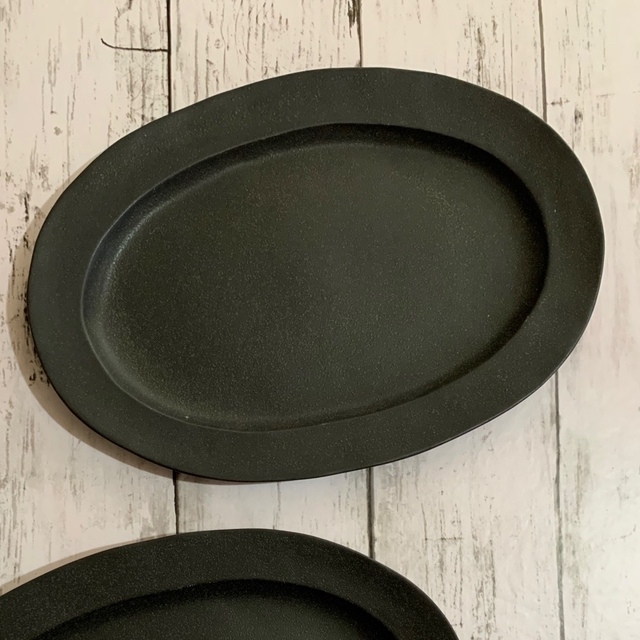 リムオーバル皿マット黒&ゴールド大皿2枚 美濃焼オシャレ陶器 メイン皿デザート皿 3