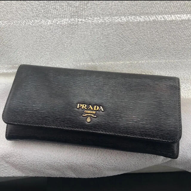 PRADA プラダ　定期入れ付き　長財布