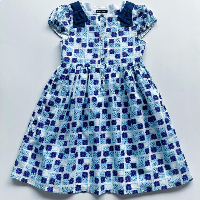 BeBe(ベベ)の美品 1度着用 BeBe 半袖ワンピース ガバリエレアロ－ズ 青 日本製♡140 キッズ/ベビー/マタニティのキッズ服女の子用(90cm~)(ワンピース)の商品写真