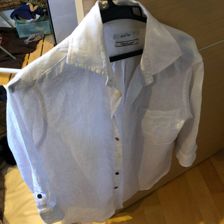 メンズビギ(MEN'S BIGI)のメンズビギのフレンチリネンのシャツ（ほぼ未使用、値下げ）(シャツ)