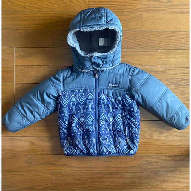 patagonia(パタゴニア)のPatagonia（パタゴニア）ダウン キッズ/ベビー/マタニティのキッズ服男の子用(90cm~)(ジャケット/上着)の商品写真