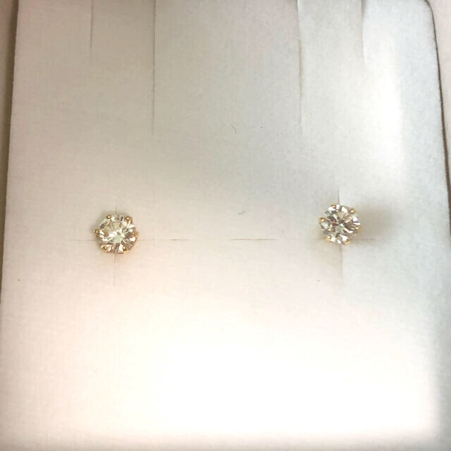 K18 ダイヤモンドピアス 0.3ct ハート&キューピッド　鑑別書付き レディースのアクセサリー(ピアス)の商品写真