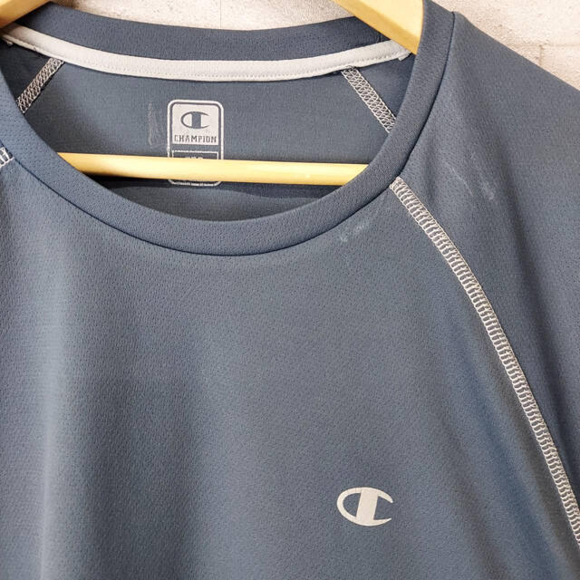 Champion(チャンピオン)のchampion チャンピオン ワンポイント グレー トレーニングウェア メンズのトップス(Tシャツ/カットソー(半袖/袖なし))の商品写真