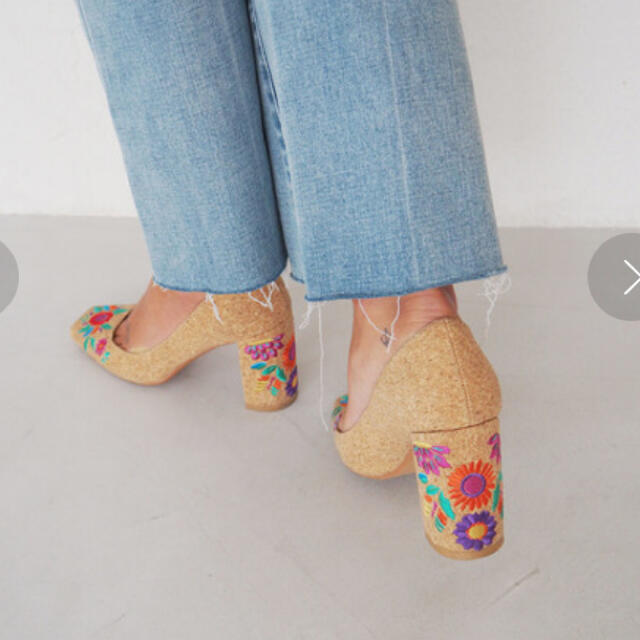 ALEXIA STAM(アリシアスタン)のFloral Embroidered Pumps/フラワー刺繍パンプス レディースの靴/シューズ(ハイヒール/パンプス)の商品写真