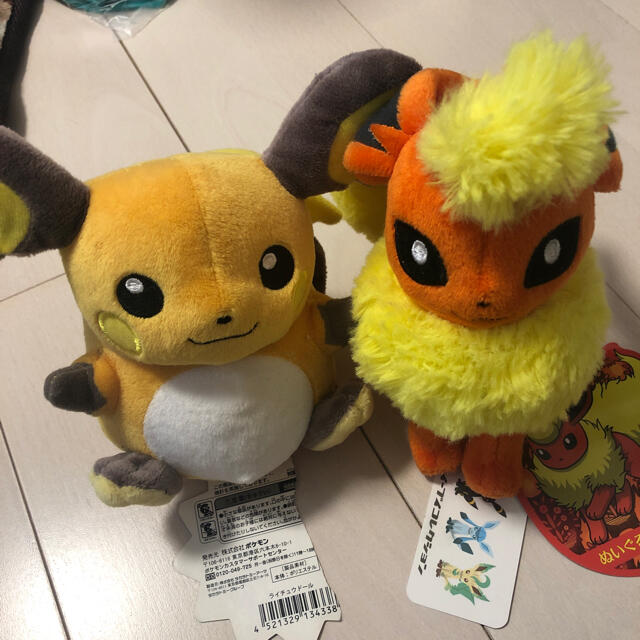 ポケモン - ポケモンセンターぬいぐるみ ライチュウ、ブースターの通販