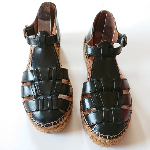 gaimo(ガイモ)のgaimoｶﾞｲﾓ おなじみのｼﾞｭｰﾄｿｰﾙ×本革 厚底ﾒｯｼｭｻﾝﾀﾞﾙ 黒 レディースの靴/シューズ(サンダル)の商品写真