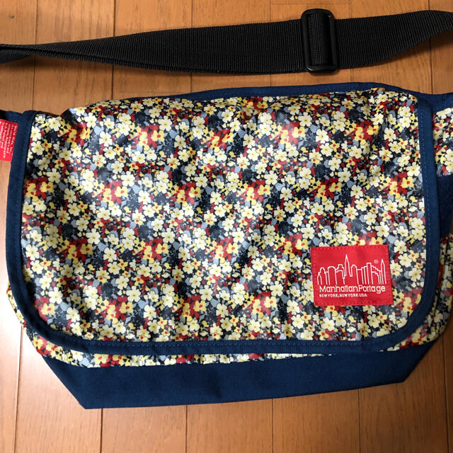 Manhattan Portage(マンハッタンポーテージ)のマンハッタンポーテージ　リバティ　メッセンジャーバッグ レディースのバッグ(メッセンジャーバッグ)の商品写真