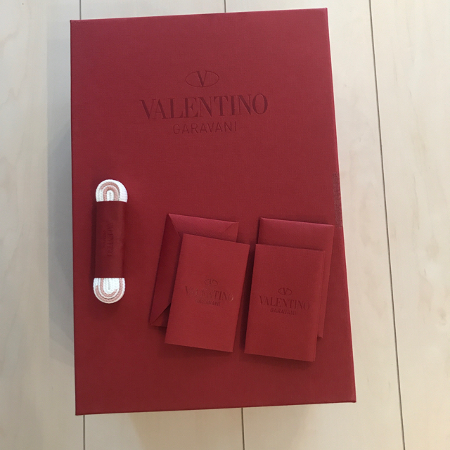 VALENTINO 2点 りん様専用の通販 by ribonbon's shop｜ヴァレンティノならラクマ - valentino pippichic 限定品特価