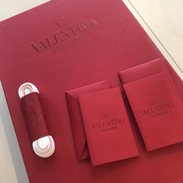 VALENTINO(ヴァレンティノ)のvalentino pippichic 2点　りん様専用 レディースの靴/シューズ(スニーカー)の商品写真