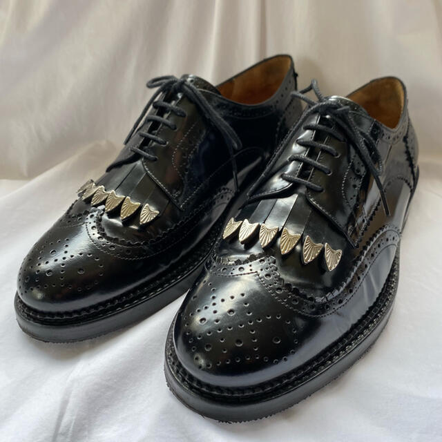 TOGA(トーガ)のTOGA VIRILIS TASSEL BROGUE SHOES 41 27.5 メンズの靴/シューズ(ドレス/ビジネス)の商品写真