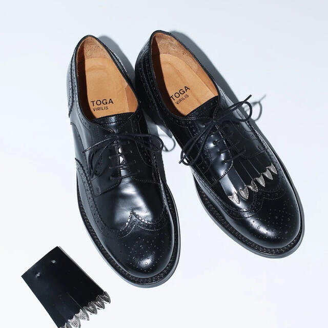 TOGA(トーガ)のTOGA VIRILIS TASSEL BROGUE SHOES 41 27.5 メンズの靴/シューズ(ドレス/ビジネス)の商品写真