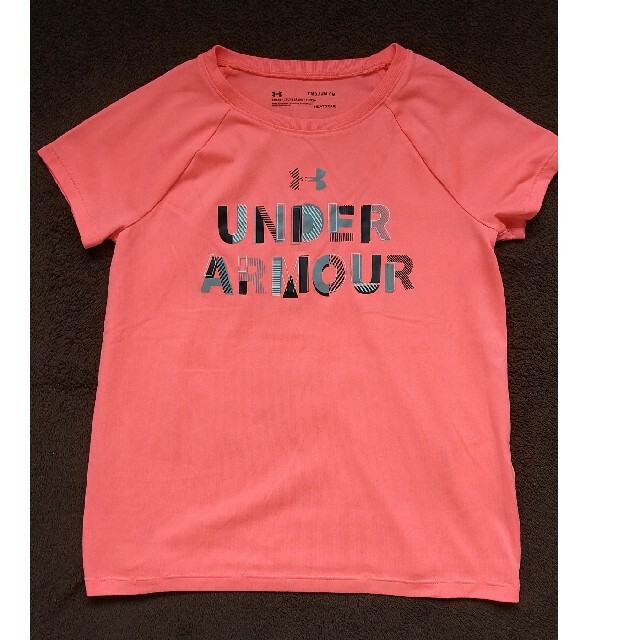 UNDER ARMOUR(アンダーアーマー)の140cm  UNDER ARMOUR 女の子 Tシャツ キッズ/ベビー/マタニティのキッズ服女の子用(90cm~)(Tシャツ/カットソー)の商品写真