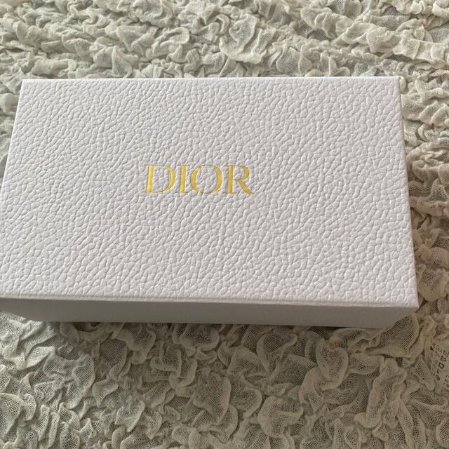 Dior(ディオール)のDIORプレゼントボックス インテリア/住まい/日用品のオフィス用品(ラッピング/包装)の商品写真