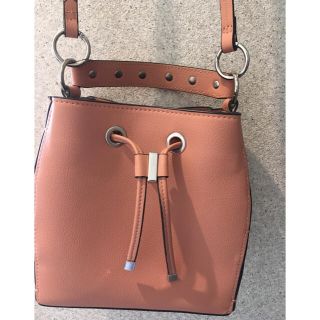 ザラ(ZARA)のZARA ザラ　ショルダー　美品(ショルダーバッグ)