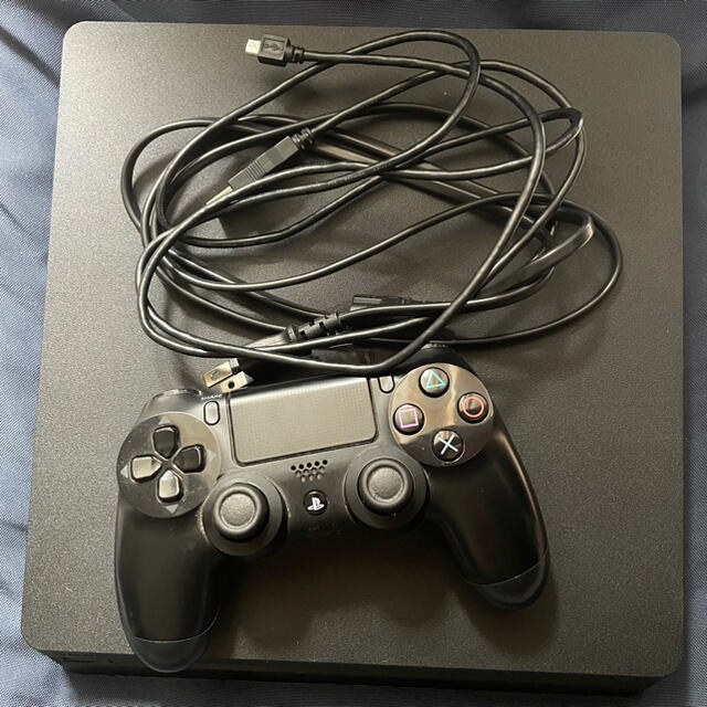 PS4本体（白）＋コントローラー（黒）美品