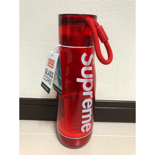 Supreme(シュプリーム)のosumi様 supreme Zoku Glass Core Bottle 赤 インテリア/住まい/日用品のキッチン/食器(タンブラー)の商品写真
