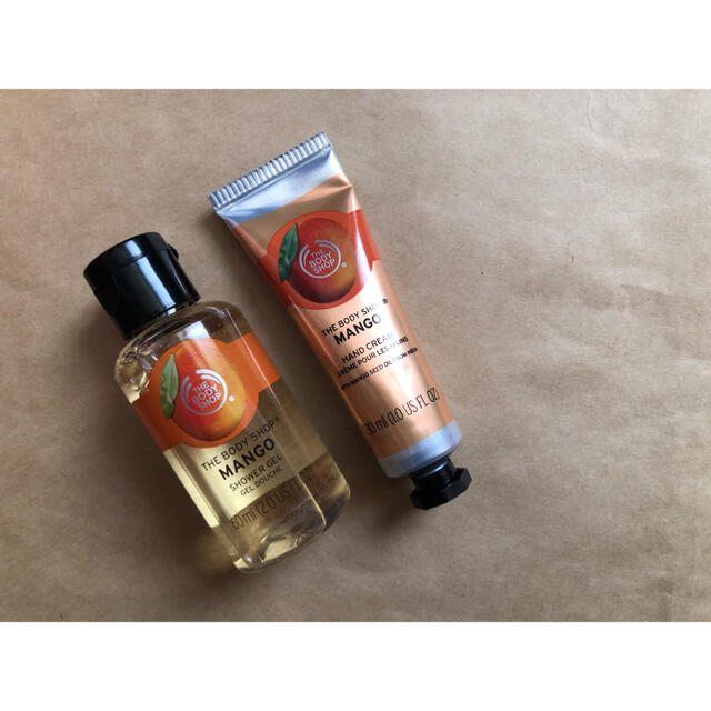 THE BODY SHOP(ザボディショップ)の【さくら様専用】ザ　ボディショップ　シャワージェル　ハンドクリーム　マンゴー コスメ/美容のボディケア(ハンドクリーム)の商品写真