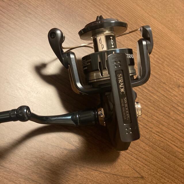 SHIMANO(シマノ)のほぼ新品！　20ストラディックSW 8000PG スポーツ/アウトドアのフィッシング(リール)の商品写真