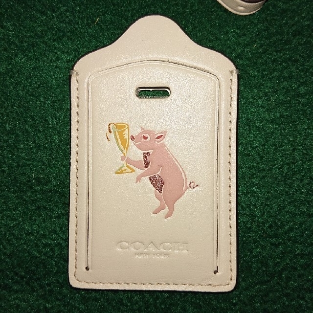 COACH(コーチ)の美品‼️ COACH コーチ の ネームタグ 豚🐷 レディースのファッション小物(キーホルダー)の商品写真