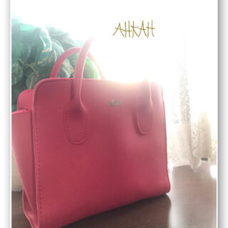 アーカー(AHKAH)のAHKAH ［アーカー］可愛いピンクのミニバッグ　ショルダーベルト付　送料無料(ハンドバッグ)