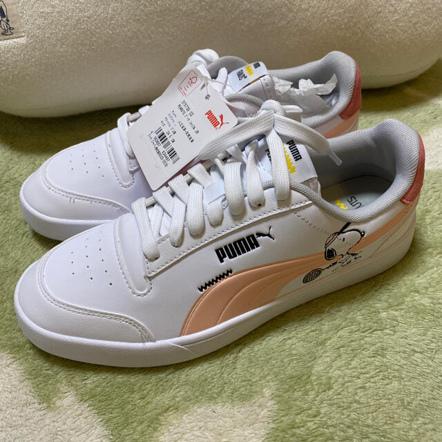 SNOOPY(スヌーピー)のPUMA プーマ スヌーピー  スニーカー シャッフルスニーカー 24.5cm レディースの靴/シューズ(スニーカー)の商品写真