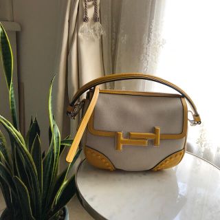 トッズ(TOD'S)のTOD’S トッズダブルT Tracollina ミニ　ショルダーバック(ショルダーバッグ)