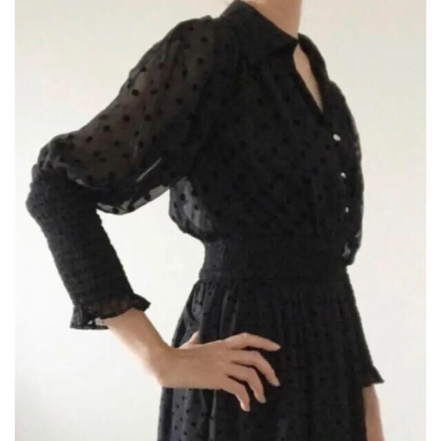 ZARA - 完売品 ZARA スイスドット柄ミディ丈ワンピース レース 水玉 黒 ... 完売品 ザラ ドット アシンメトリー デザイン ワンピ 水玉 ミディ ドレス