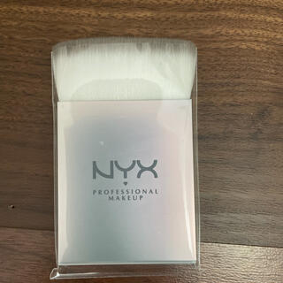 エヌワイエックス(NYX)のNYXプレシジョンハイライトブラシ　新品未使用(ブラシ・チップ)