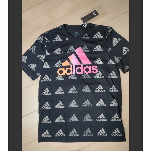 adidas(アディダス)のadidas ロゴTシャツ メンズのトップス(Tシャツ/カットソー(半袖/袖なし))の商品写真