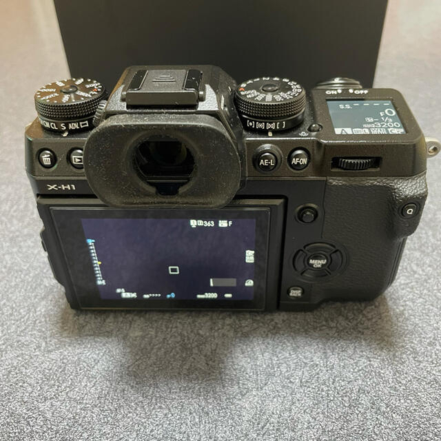 スマホ/家電/カメラfujifilm x-h1  ショット数少なめ