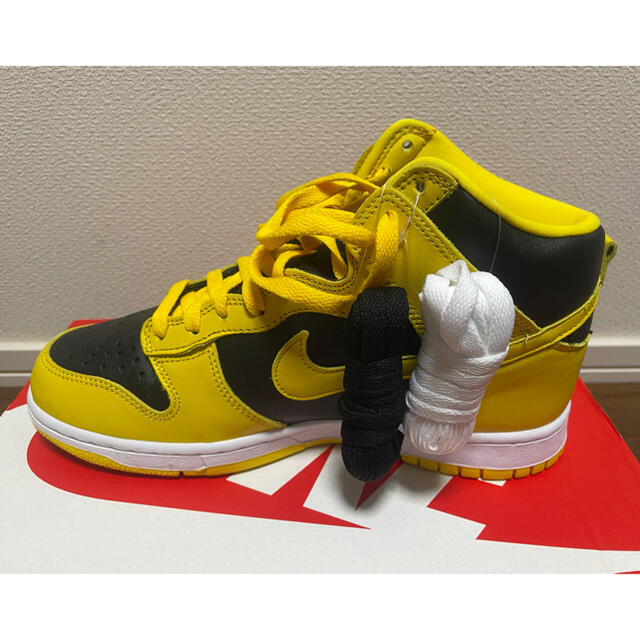 NIKE(ナイキ)のNIKE DUNK HIGH BLACK/VARSITY MAIZE メンズの靴/シューズ(スニーカー)の商品写真