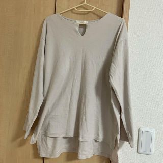 ショコラフィネローブ(chocol raffine robe)の【👼様専用ページ】淡ベージュ トップス 首元アクセント(カットソー(長袖/七分))