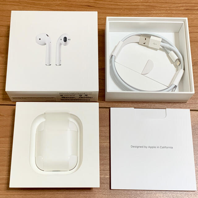 Apple(アップル)のApple AirPods 第1世代　本体 スマホ/家電/カメラのオーディオ機器(ヘッドフォン/イヤフォン)の商品写真