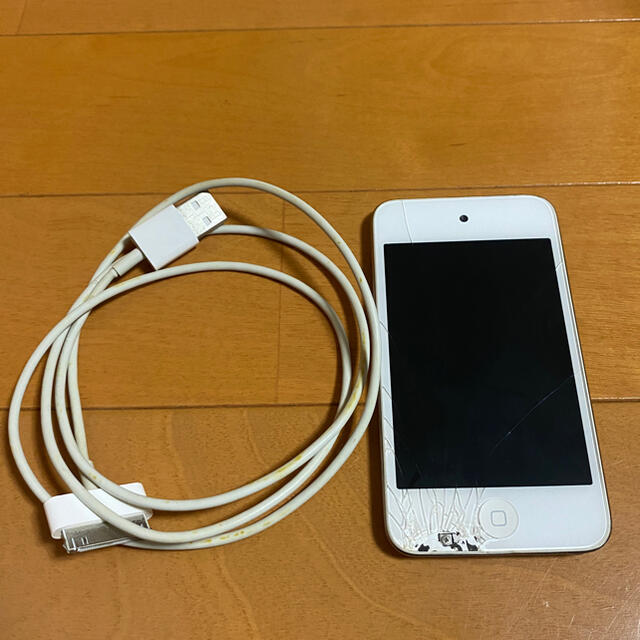 iPod touch(アイポッドタッチ)のiPod touch 第4世代　32GB スマホ/家電/カメラのオーディオ機器(ポータブルプレーヤー)の商品写真